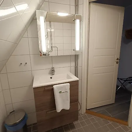 Joensuun Tilan Paeaerakennus Frühstückspension Soderkulla (Helsinki)